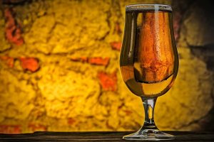 birra artigianale e musica bicchiere